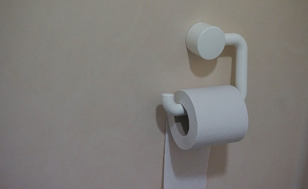 How to Get Wrinkles Out of New Polyester Shower Curtain