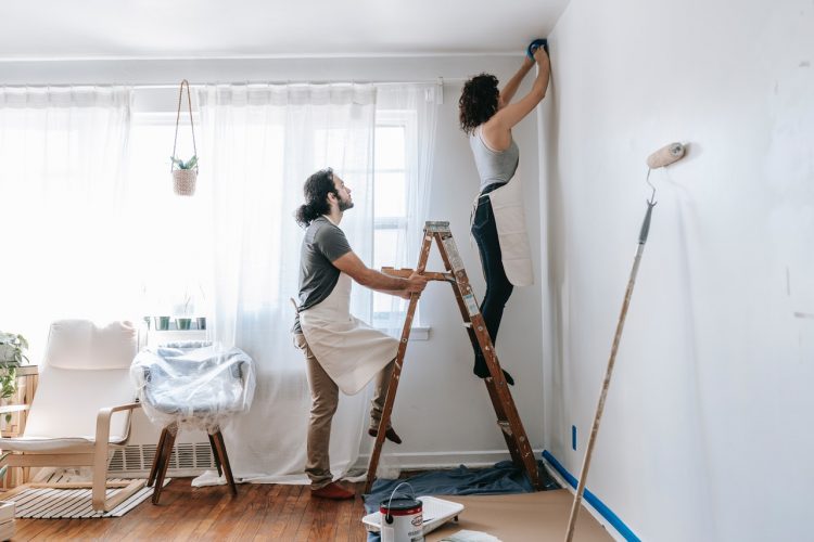 5 Reasons to Hire Professional Painters