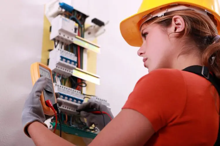 Top 7 Reasons to Hire a Professional Electrician for Home Renovation Projects